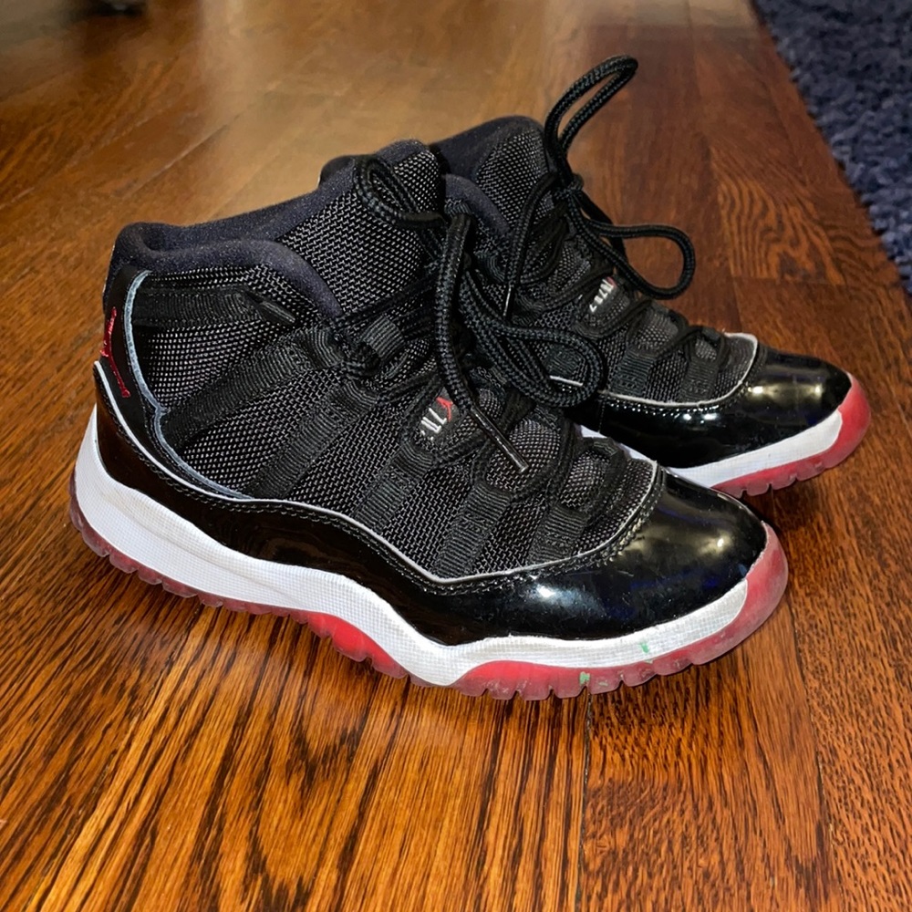Boys Jordan 11 Sneakers